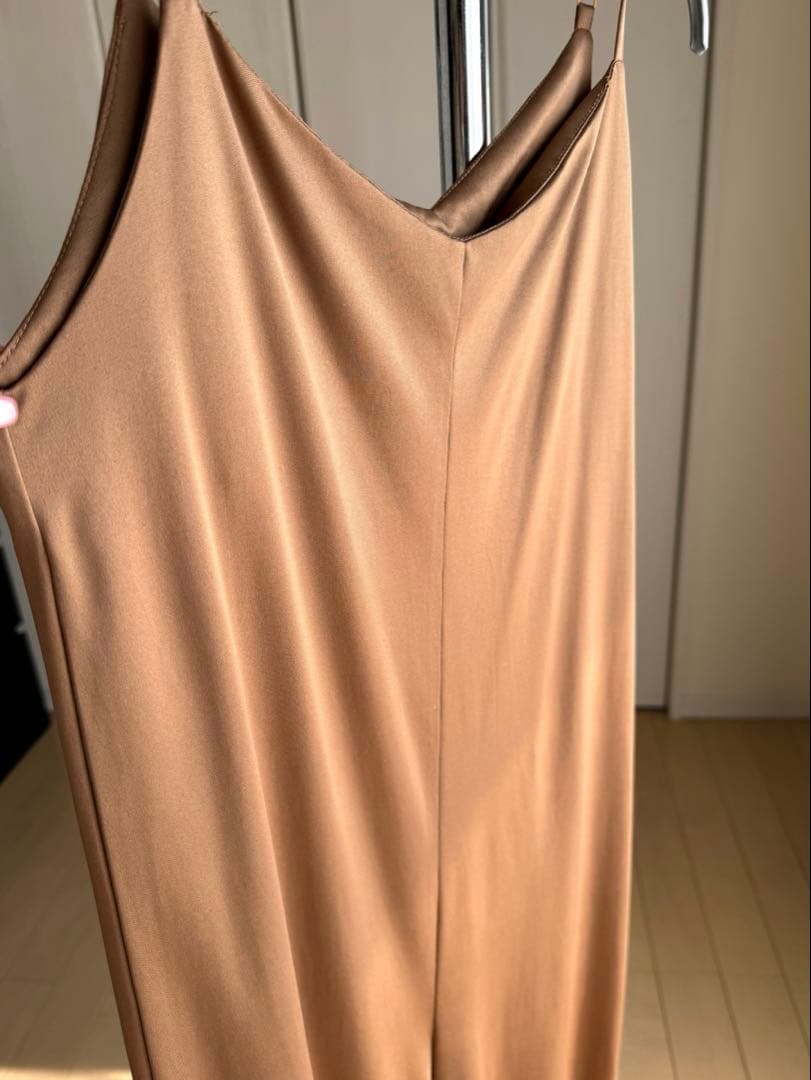 AMERI CHLOE V NECK ROMPERS アメリヴィンテージ