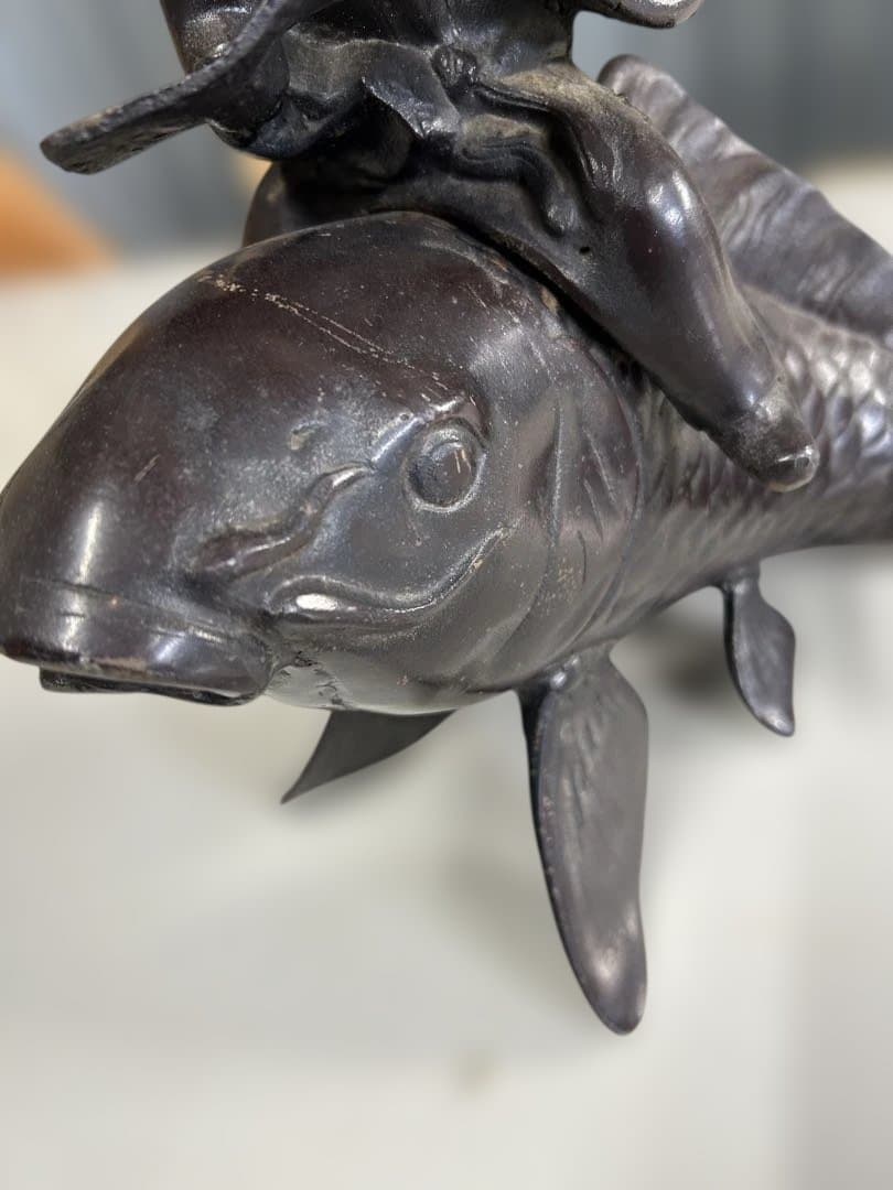 金属製 魚に乗る人物の彫刻　美術品　骨董品