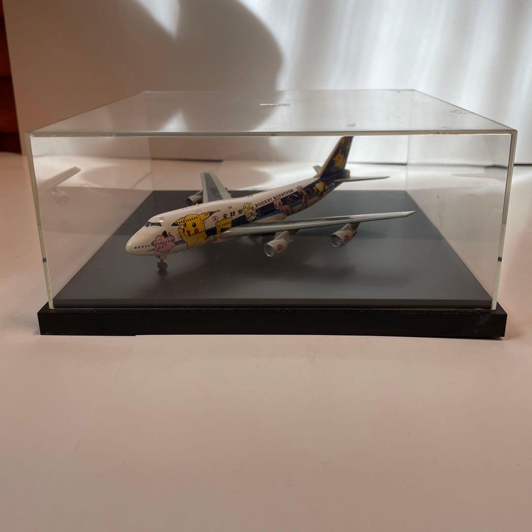 2296.ピカチュウANAケース付き