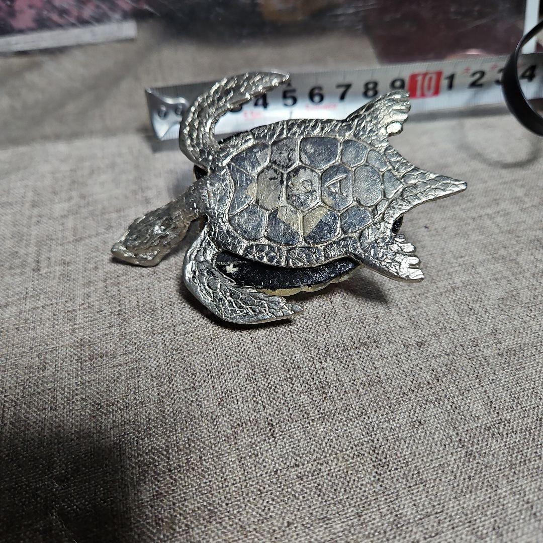 カラフルなウミガメのインテリア装飾