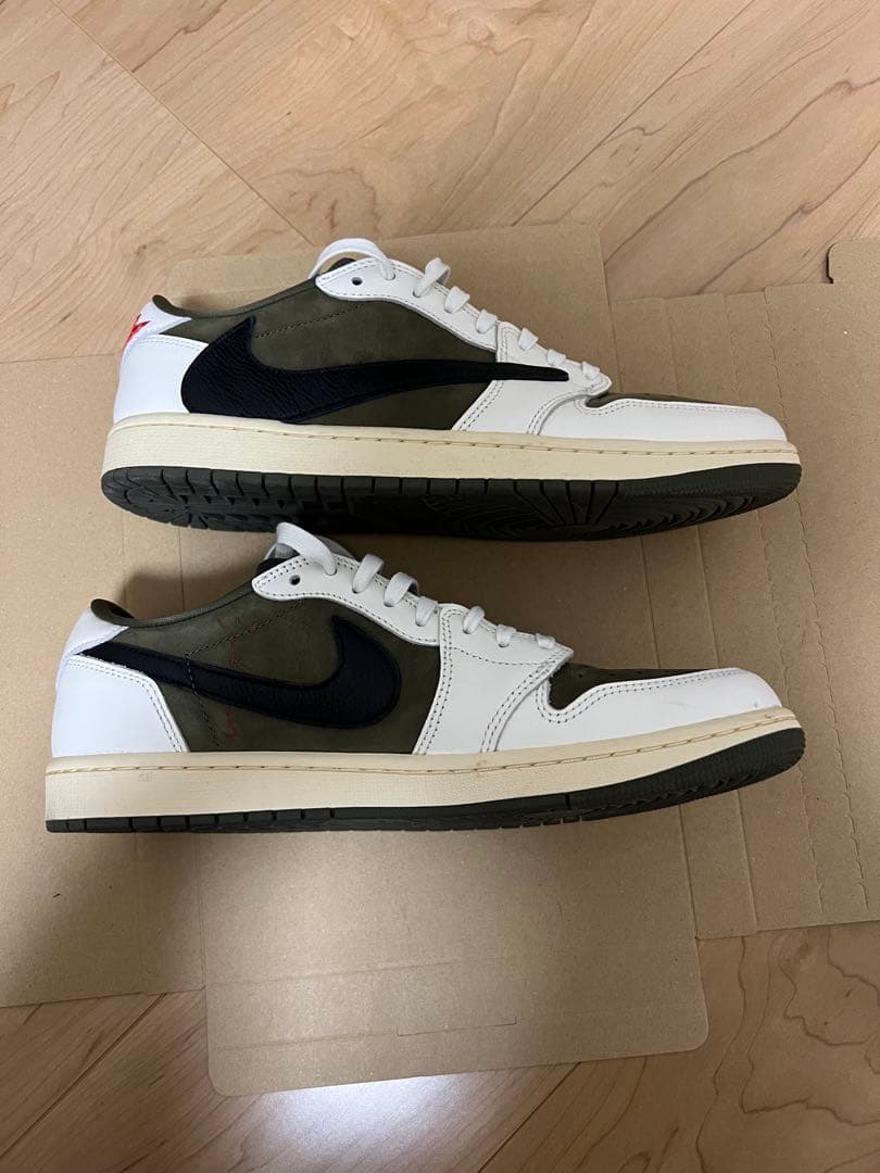 Travis Scott Nike Air Jordan 1 リバースオリーブ