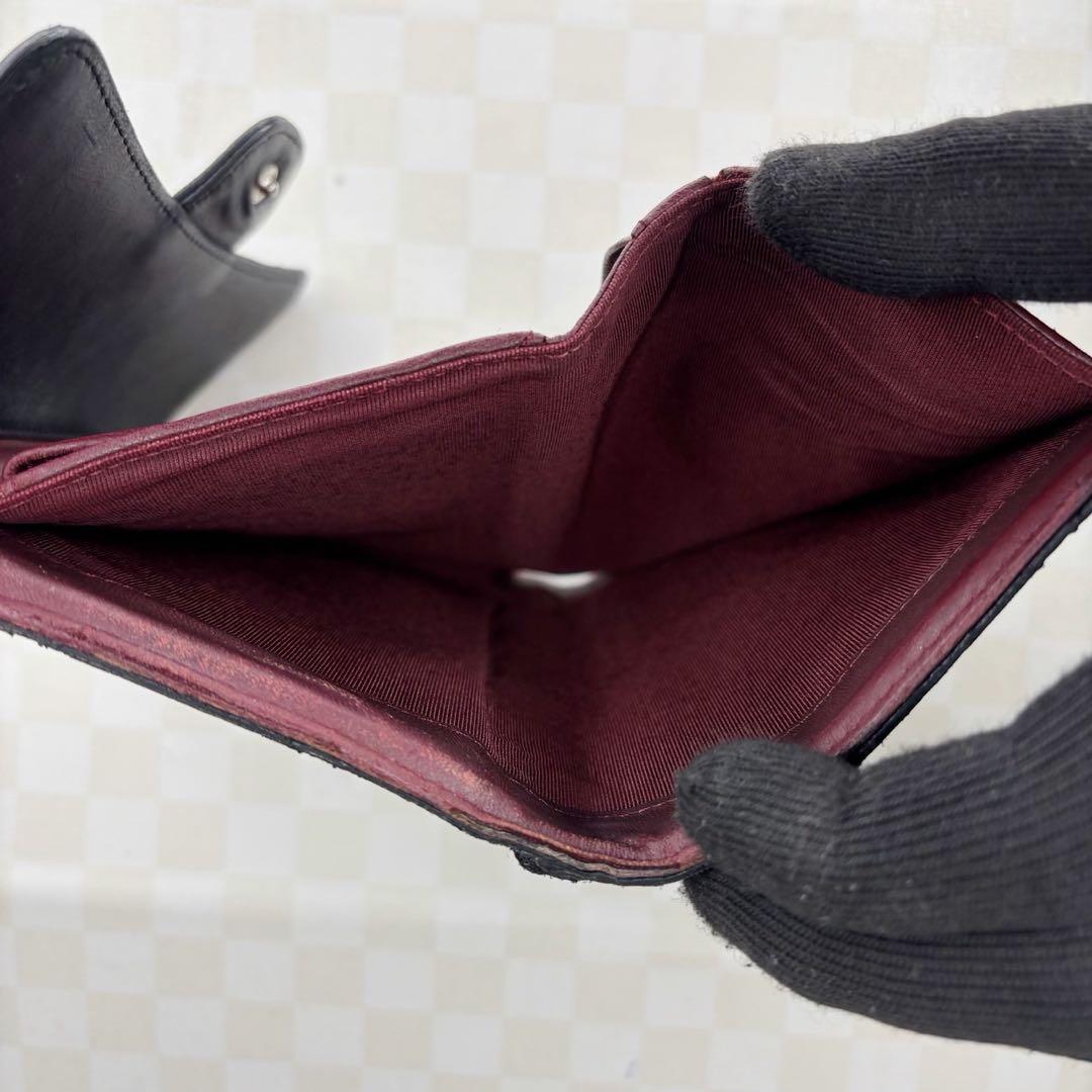 CHANEL シャネル　財布　二つ折り　M001