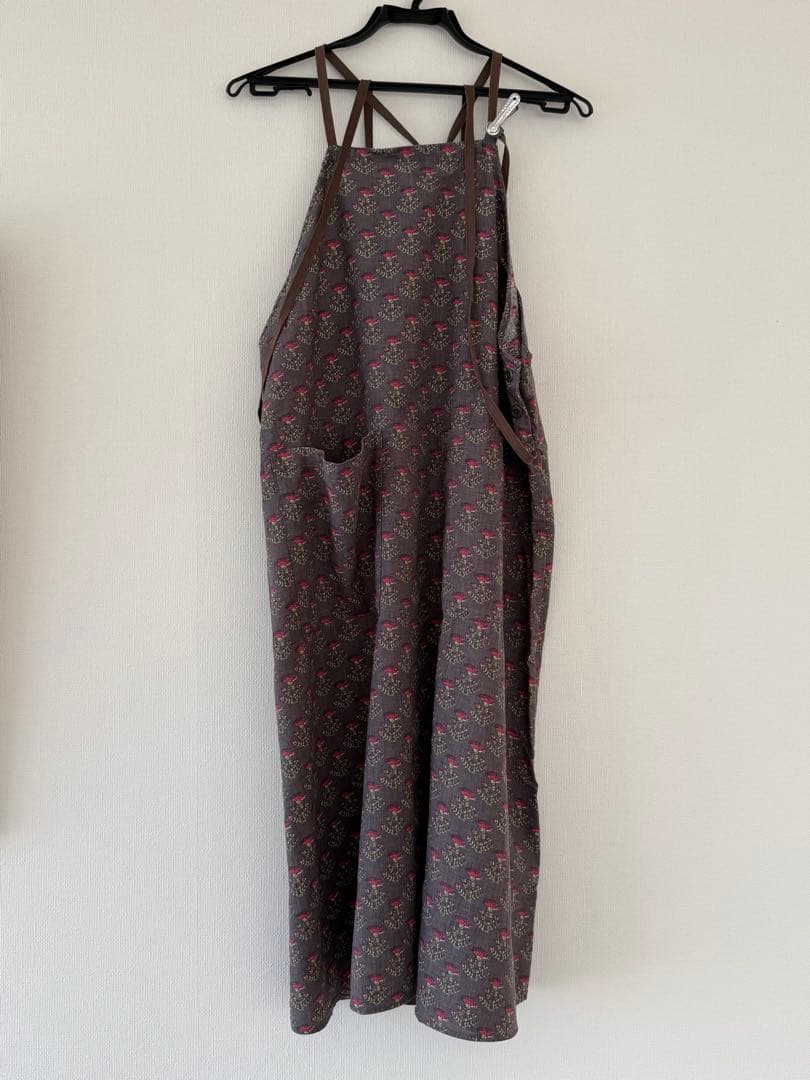 北欧暮らしの道具店　家事がはかどるエプロンワンピース　グレーxレッド　他１つ