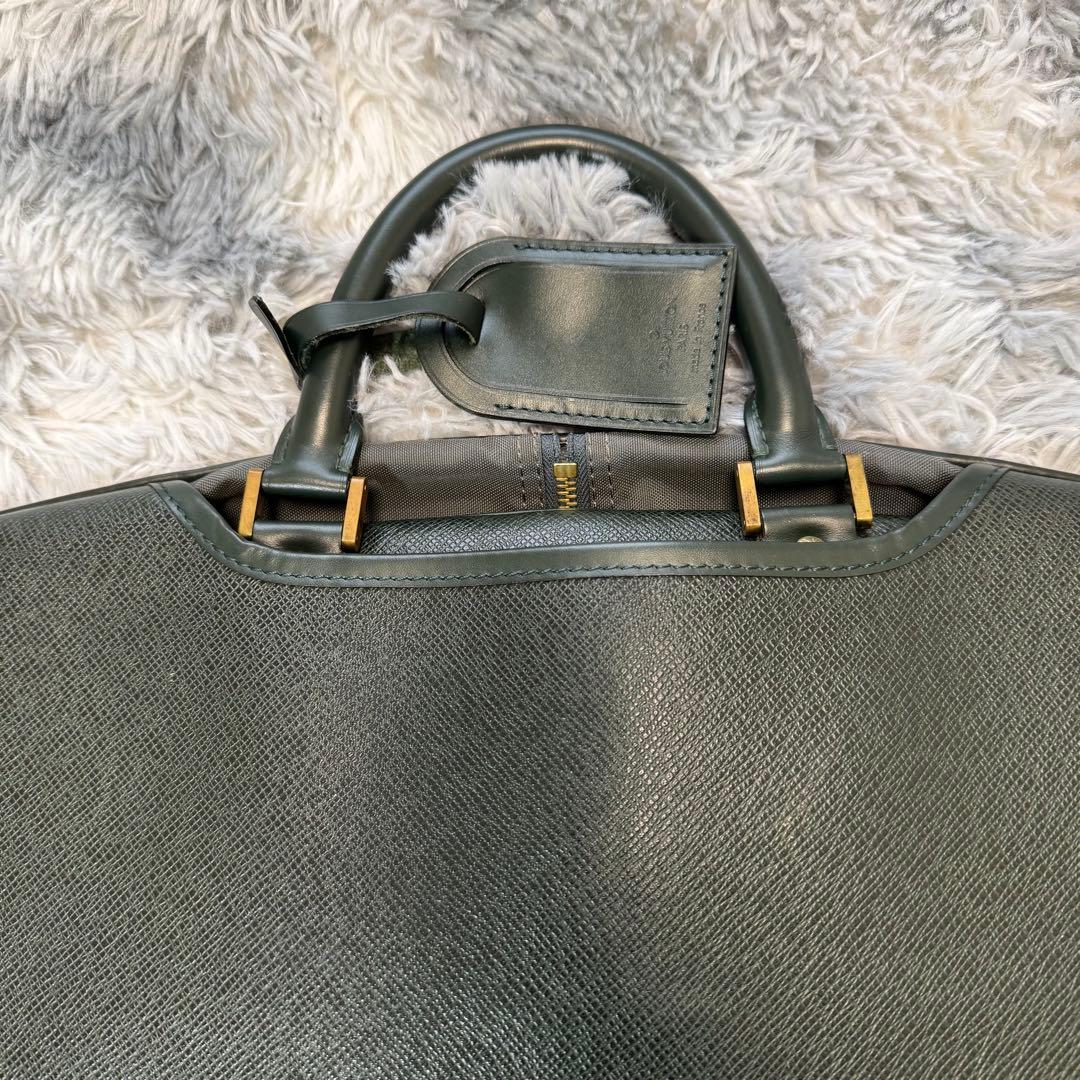 美品 LOUIS VUITTON タイガ ベーリング ガーメントバック