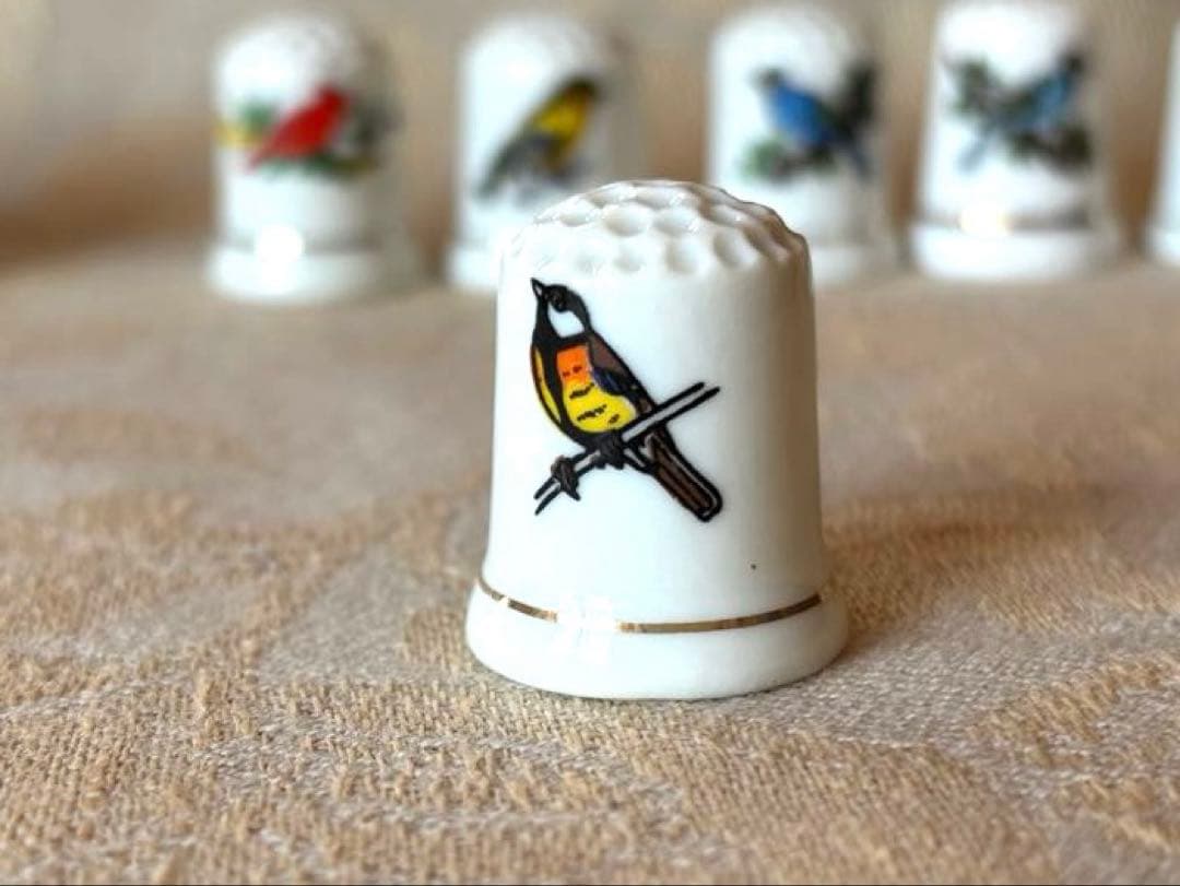 お買い得！陶磁器製 鳥と花のシンブル（指貫）11個セット