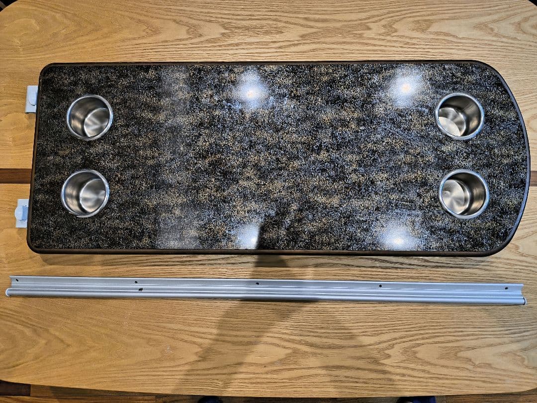 キャンピングカー等にテーブル！その他取り外しテーブルとして！