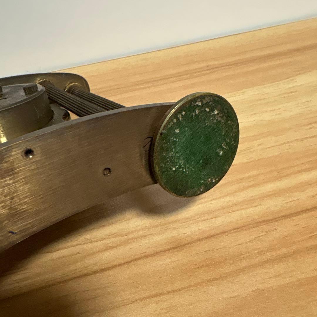 ヴィンテージ真鍮のテーブルクロック