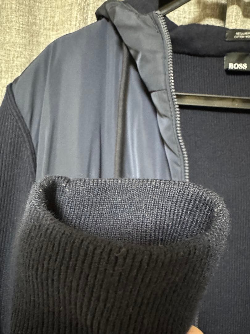Hugo Boss フード付きジャンパー　ネイビー