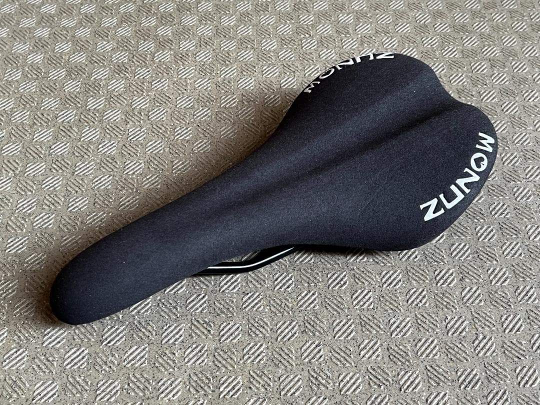 ZUNOW ブラックスエードサドル（新品未使用）