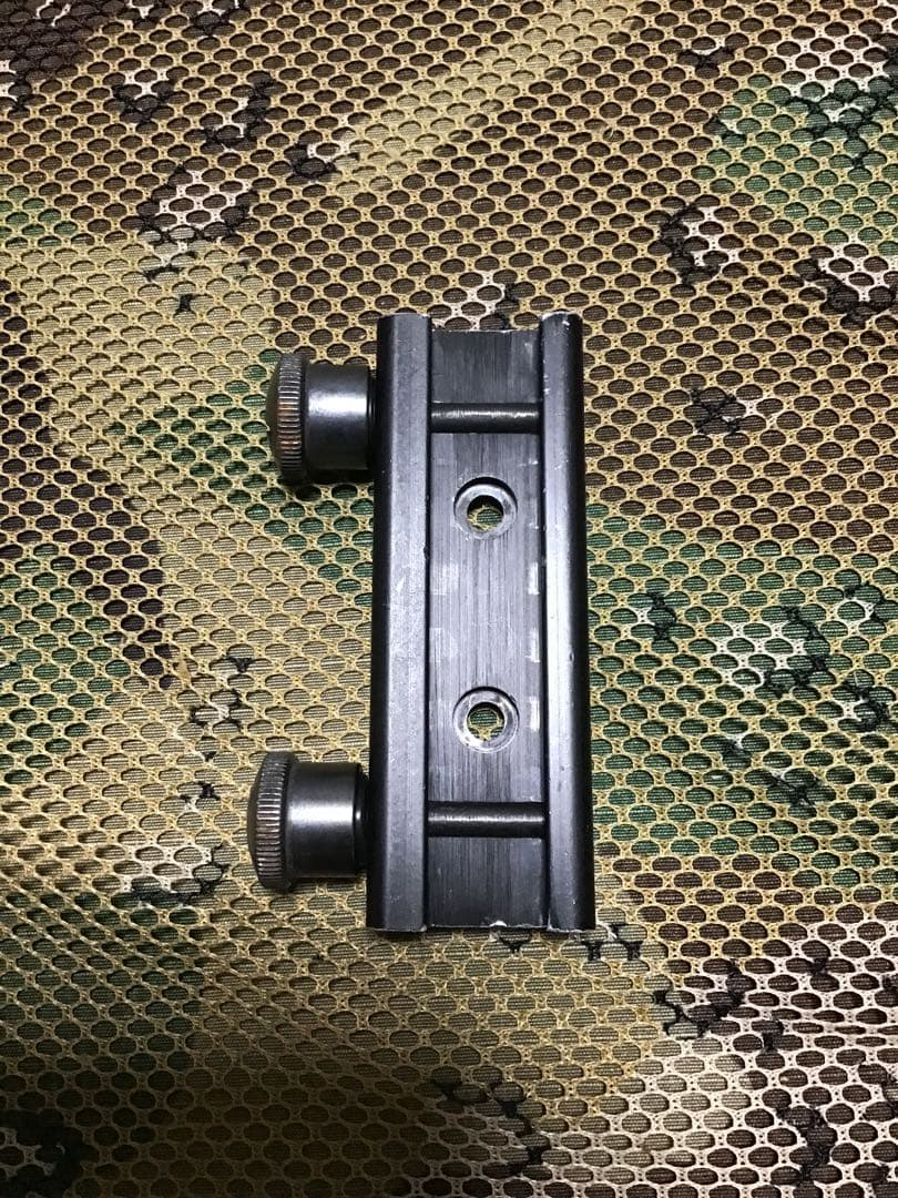 米軍放出品実物 Trijicn ACOGピカニティーレイルアダプター中古品1