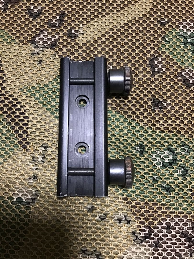 米軍放出品実物 Trijicn ACOGピカニティーレイルアダプター中古品1