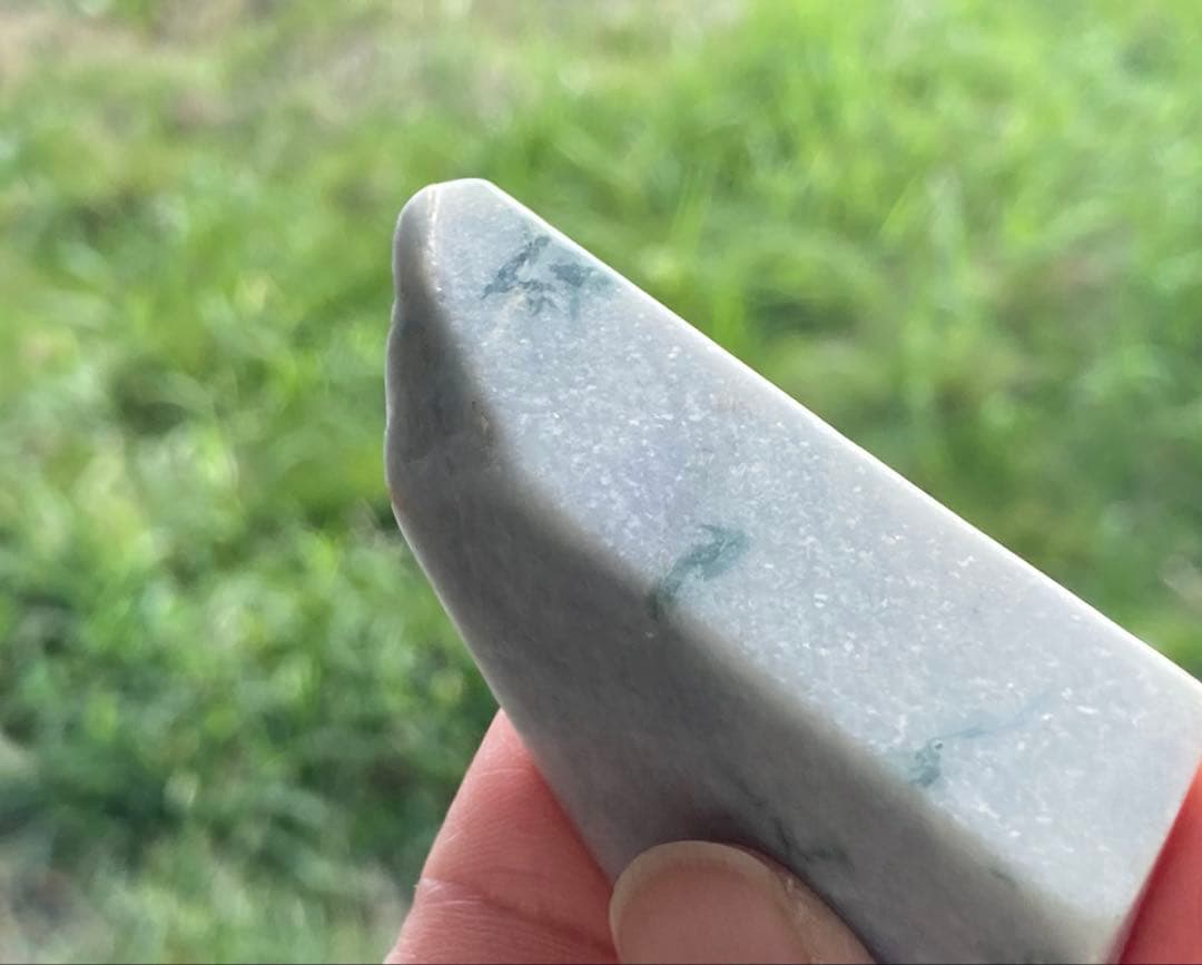 糸魚川翡翠（大きめ）１個