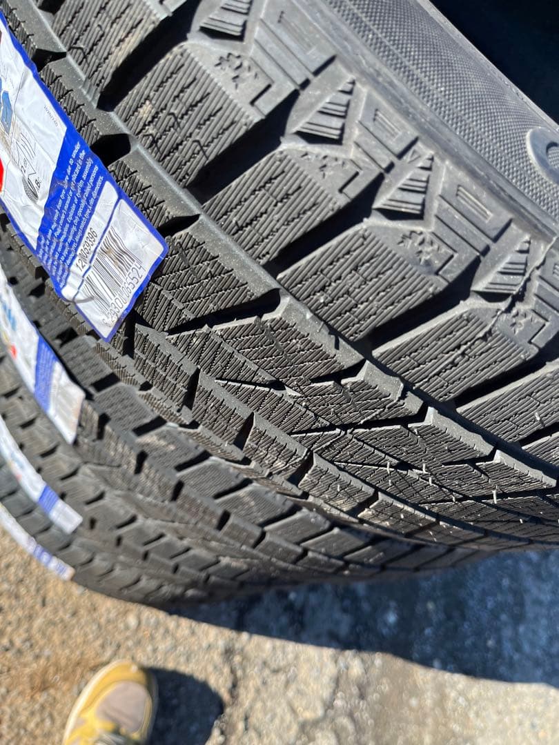 新品 ZEETEX 215/55r16 24年製 スタッドレス