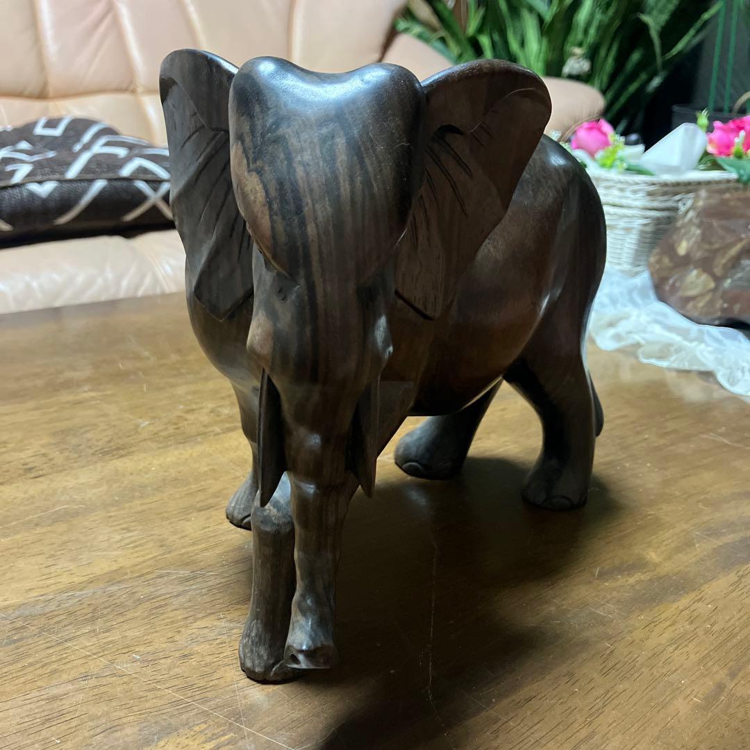木製象の彫刻 ダークブラウン
