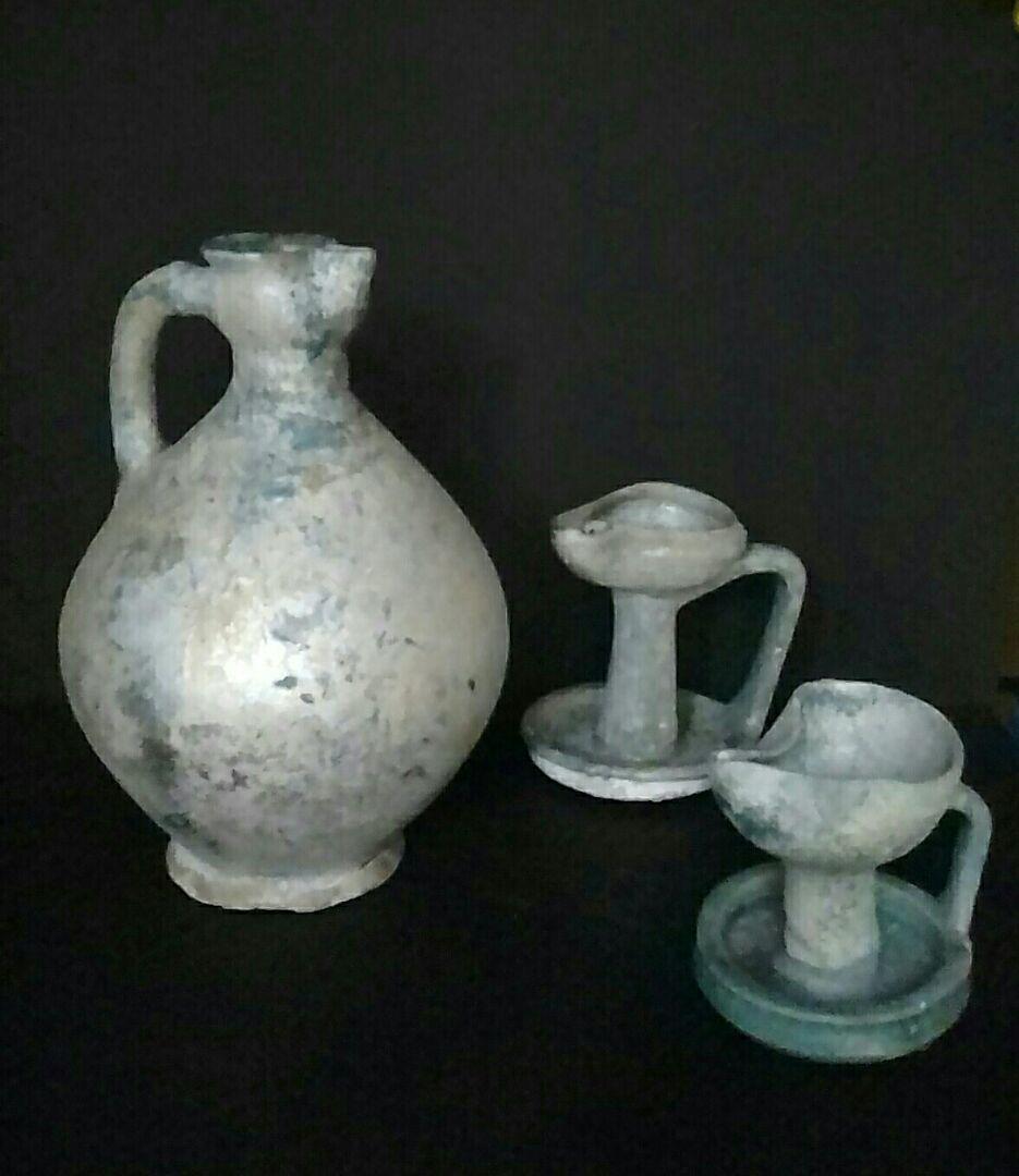 ペルシャ緑釉水注(みずさし)と油指(あぶらさし)の３点　　5〜6世紀