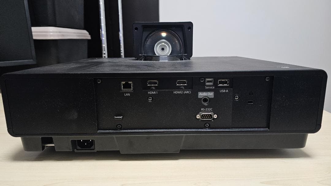 【値引き】Epson EH-LS500B 超単焦点プロジェクター