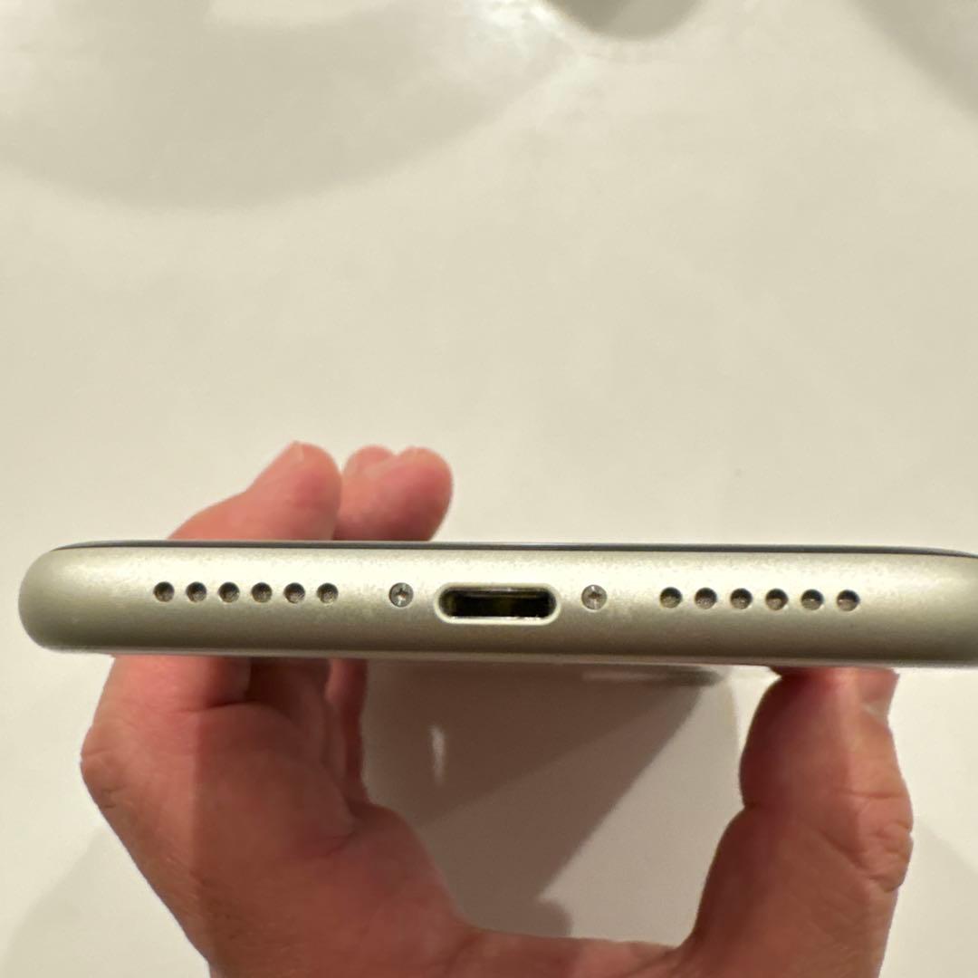 iPhone11 64GB ホワイト