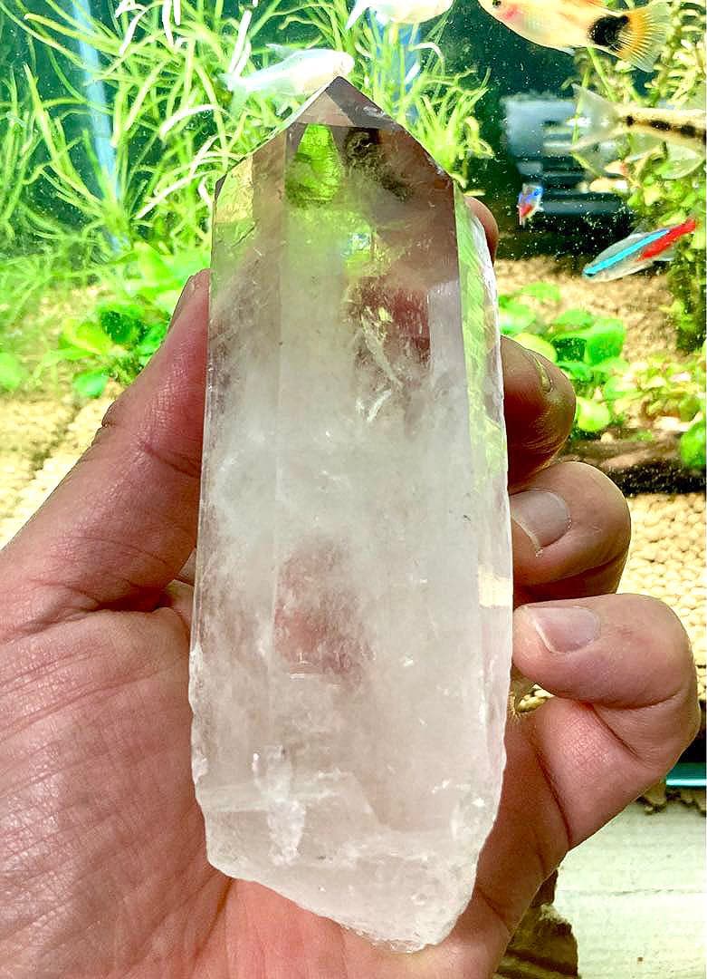 最高品質　超希少幻の逸品　幻のカイラス聖山産　虹のヒマラヤ水晶の六角ポイント