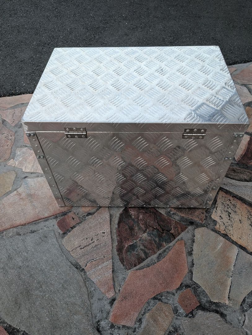荷台アルミニウム製収納ボックス