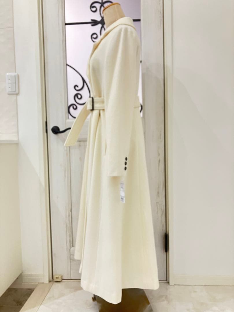 アンドクチュール　ホワイト ダブルブレスト ロングコート　38