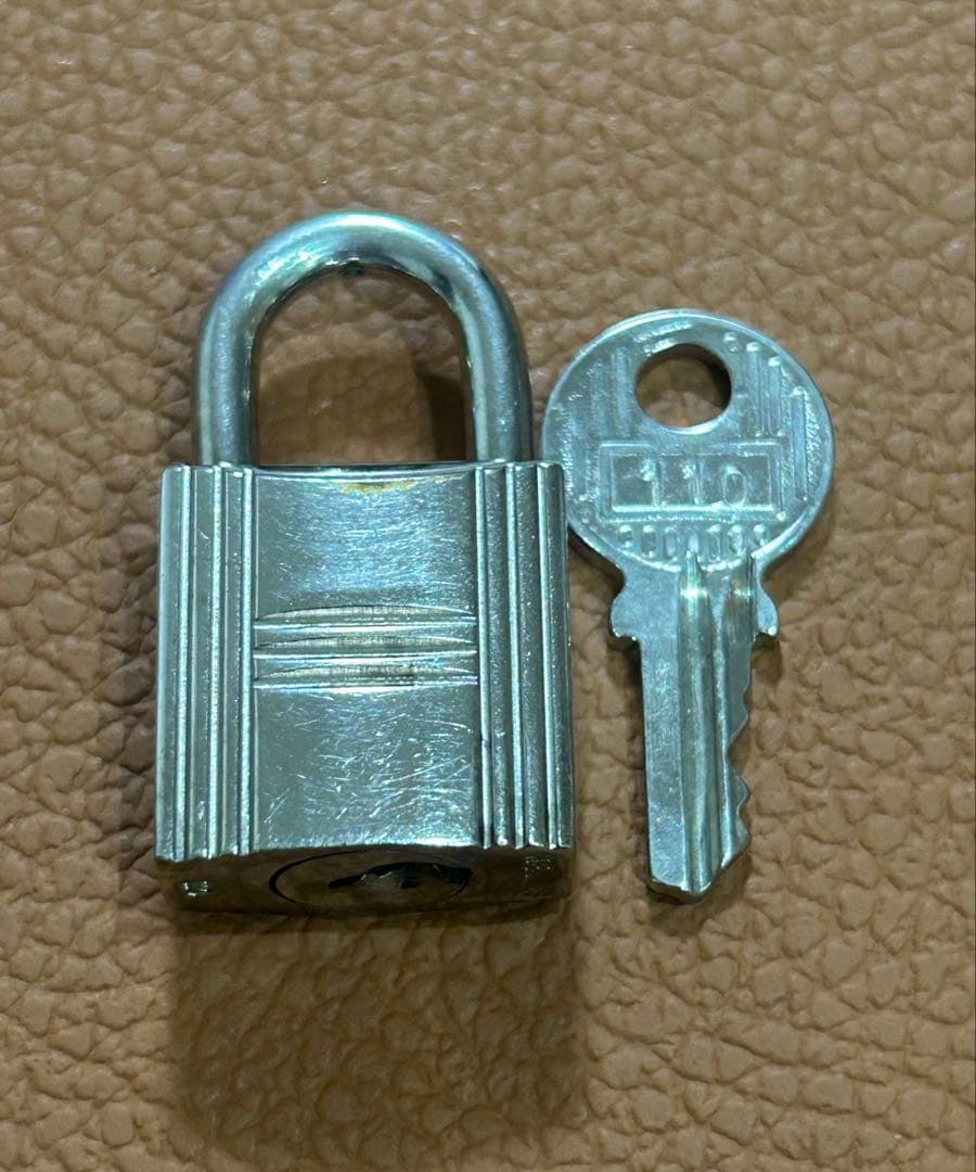 正規品　HERMES エルメス　カデナ　キー　鍵　パドロック