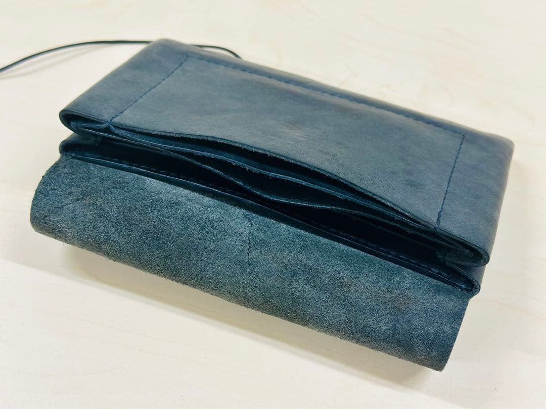 n*a様 【値下げ】paisano パイサーノ　紐留長財布　バケッタレザー 牛革