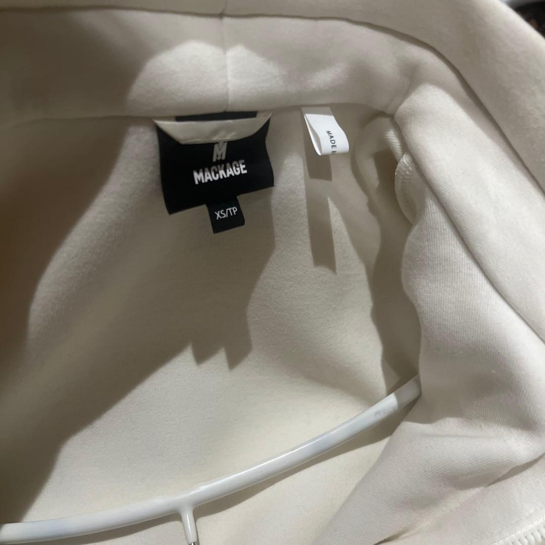マッカージュ　プリシラ　mackage ホワイト ダウン ベスト ジャケット