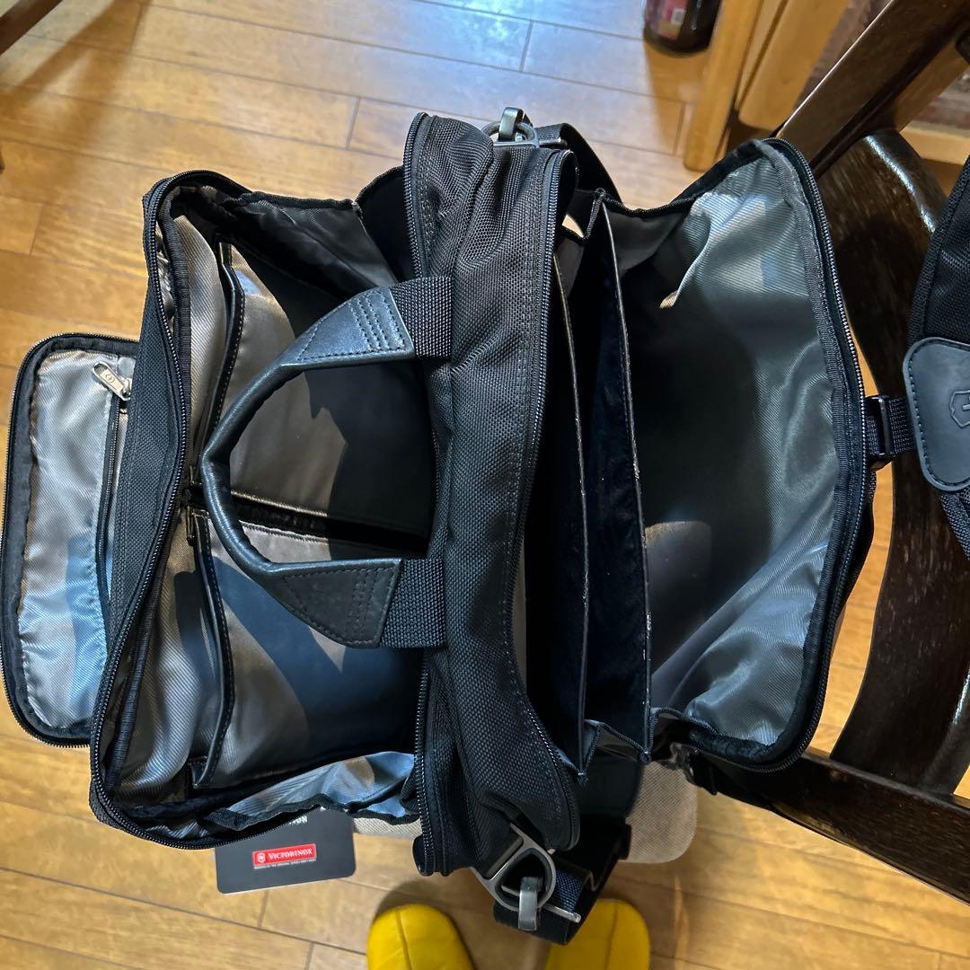 VICTORINOX 3wayバッグ スイスの名品　整理収納抜群‼️