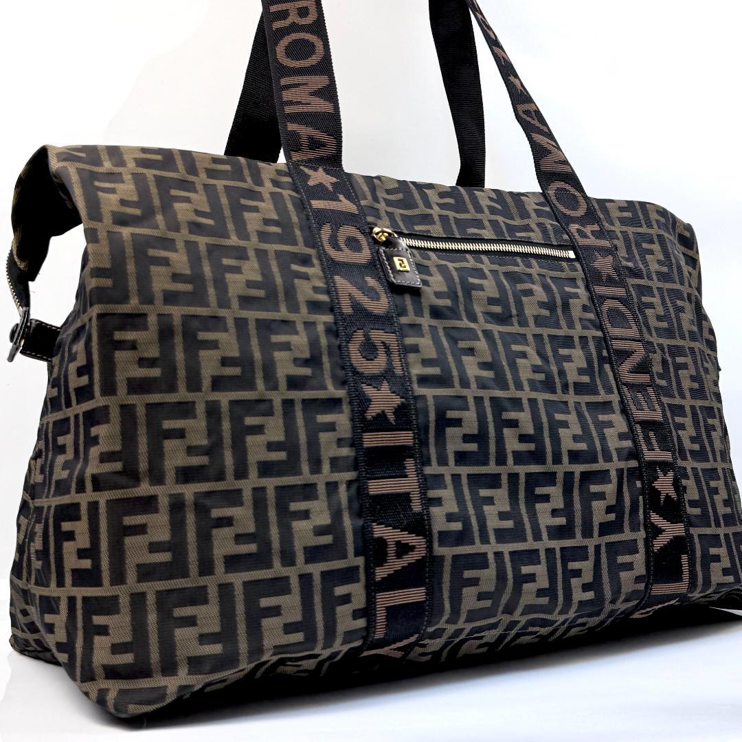 美品 FENDI ボストンバッグ 大容量 ズッカ ロゴ FF金具 ナイロン 旅行
