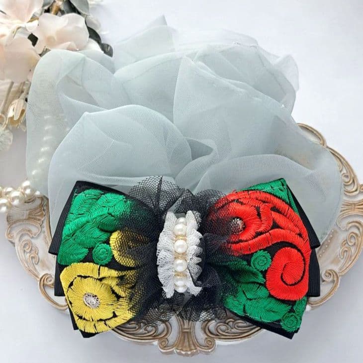 紅茶様お取引中⭐3303⭐❣️大人可愛い華やかアクセ❣️オリジナル✴インド刺繍