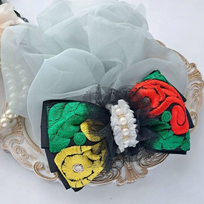 紅茶様お取引中⭐3303⭐❣️大人可愛い華やかアクセ❣️オリジナル✴インド刺繍