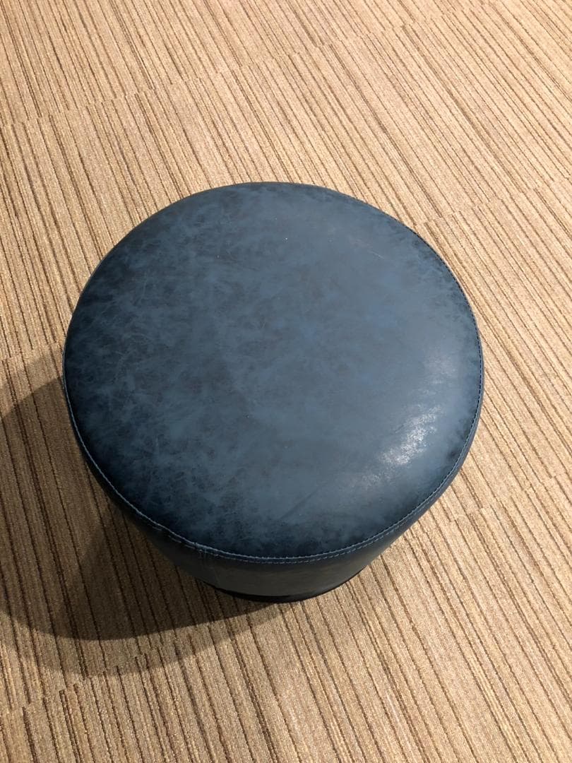 【福岡市限定】【展示品・未使用品】 レザースツール回転式 参考価格13,990円