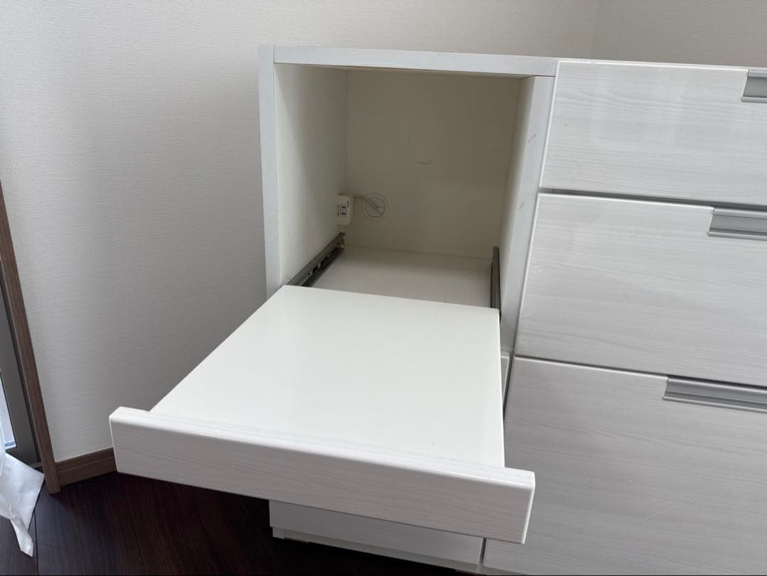 ホワイト食器棚 ガラス扉 引き出し付き