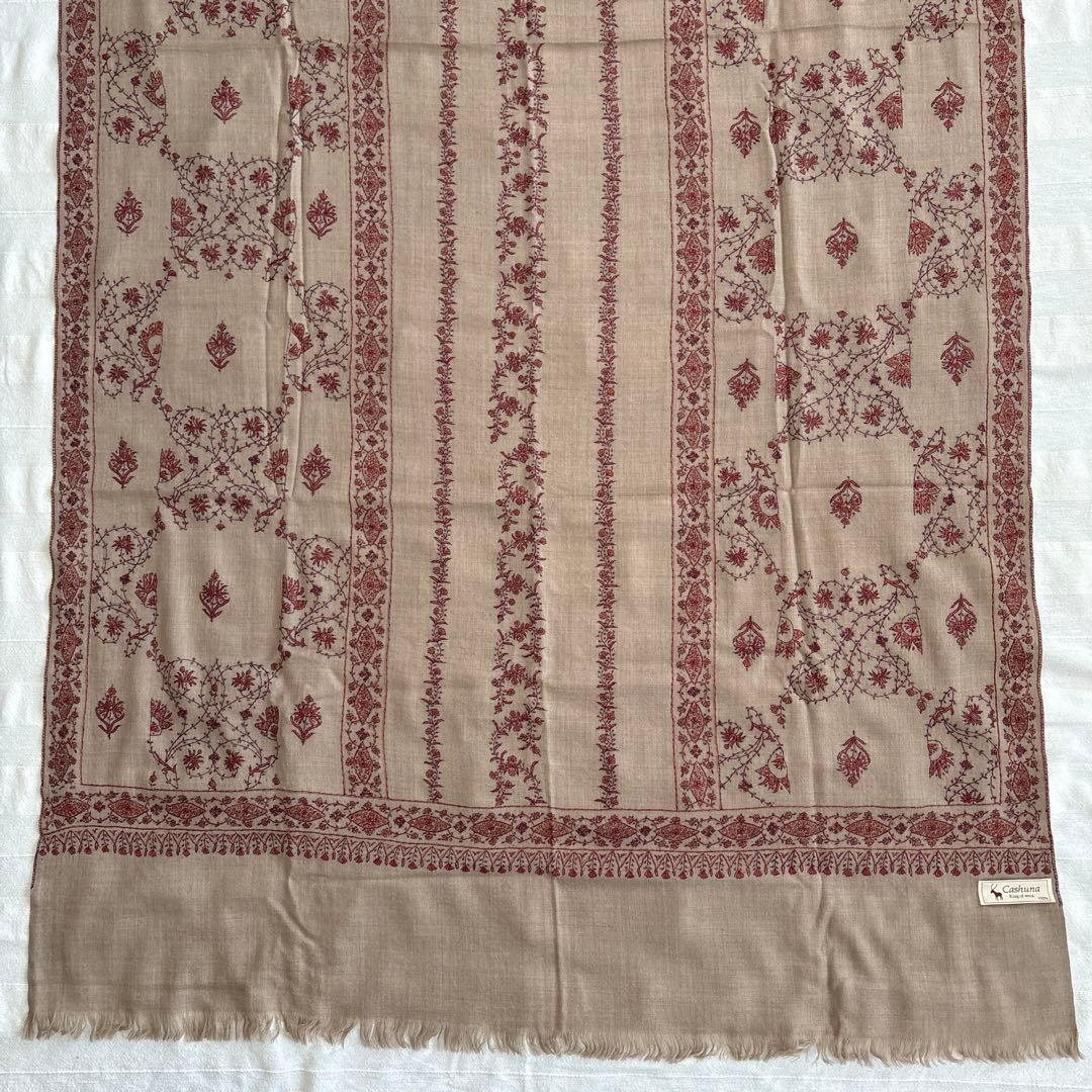 Cashuna大判ストール　小花柄　刺繍　カシューナ　King of wool