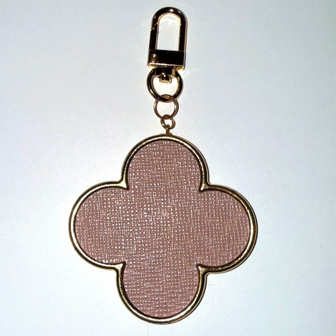 LOUIS VUITTON ルイヴィトン モノグラム　チャームキーホルダーピンク