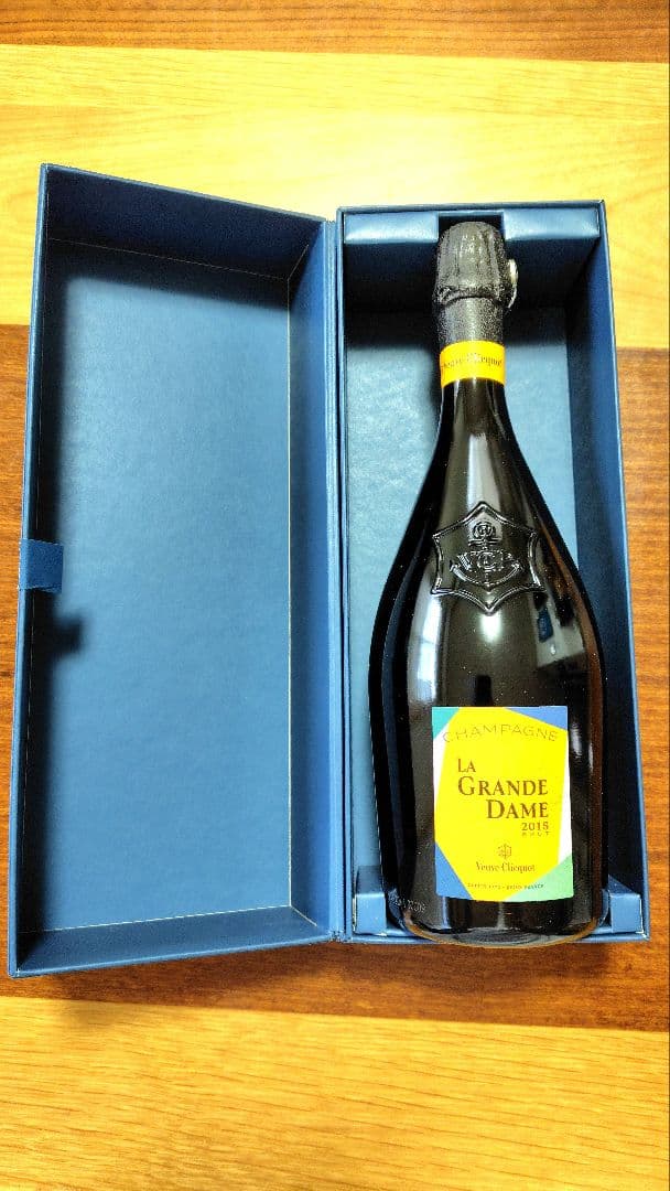 LA GRANDE DAME 2015 ヴーヴ・クリコ シャンパン