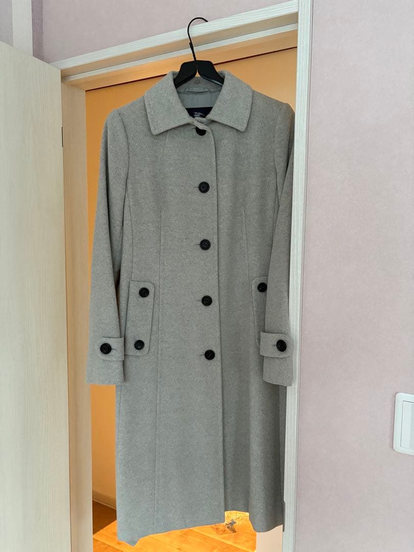 ぺんたろうBurberry バーバリー　グレー　ロングコートラビットファー