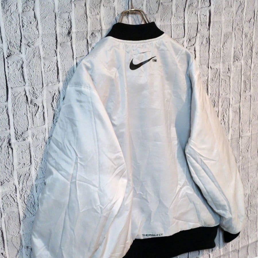 美品 Nike swoosh リバーシブルボンバージャケットMA1