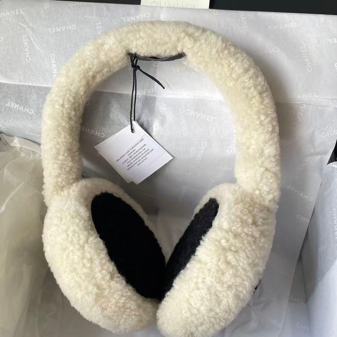 25B CHANEL シャネル　イヤーマフ　白