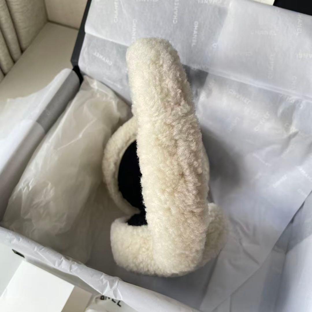 25B CHANEL シャネル　イヤーマフ　白