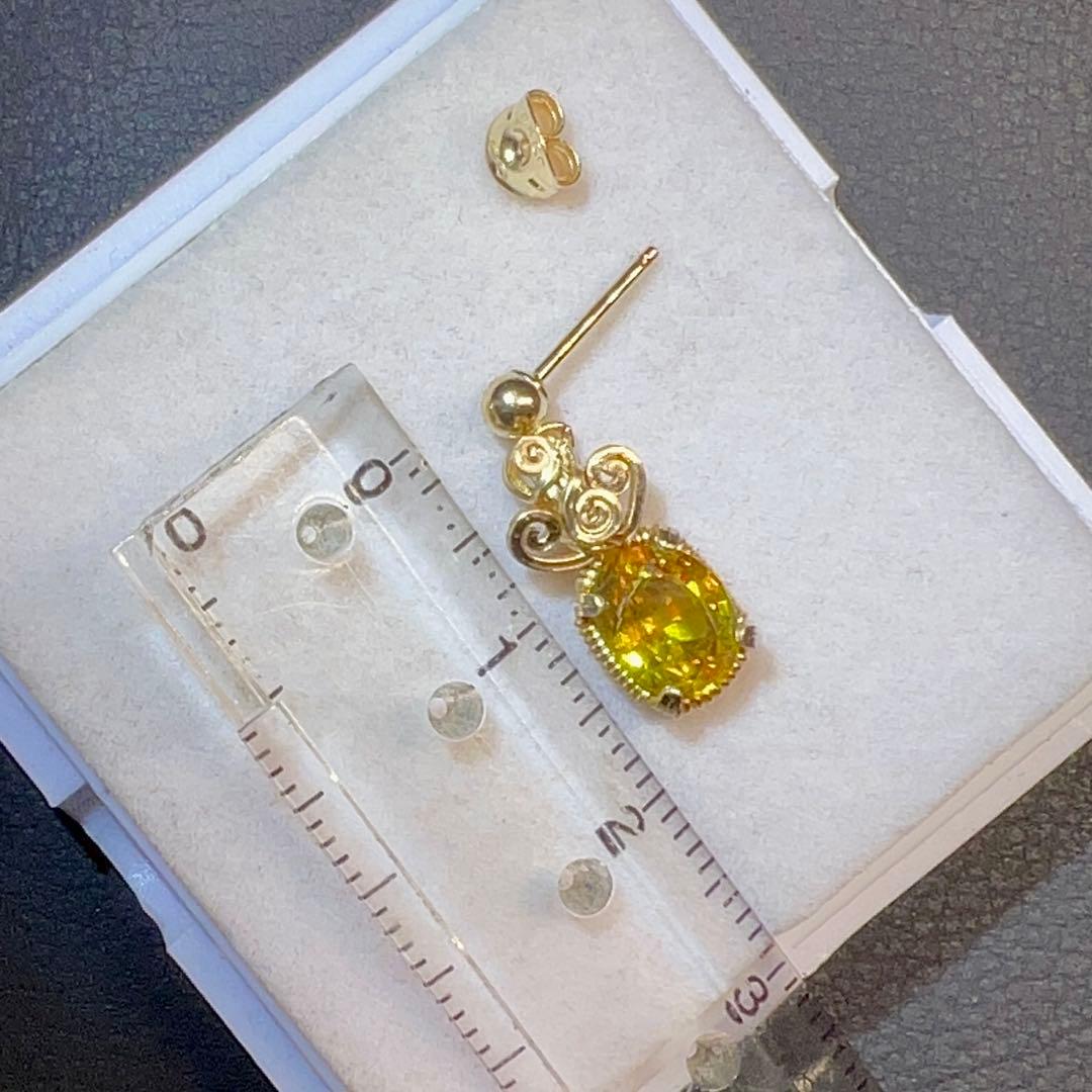 天然石　スフェーン　ピアス　ワイヤーラッピング　14kgf