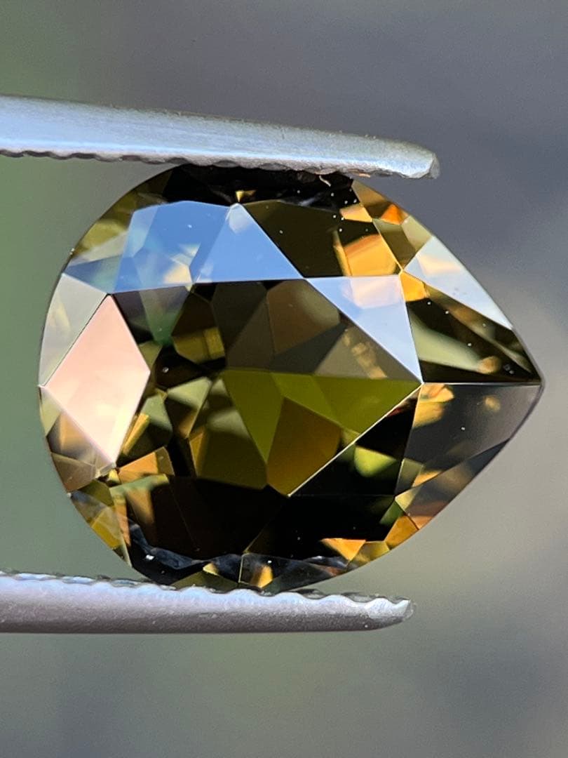 ソー付非加熱コーネルピンルース2.15ct Natural konerupine