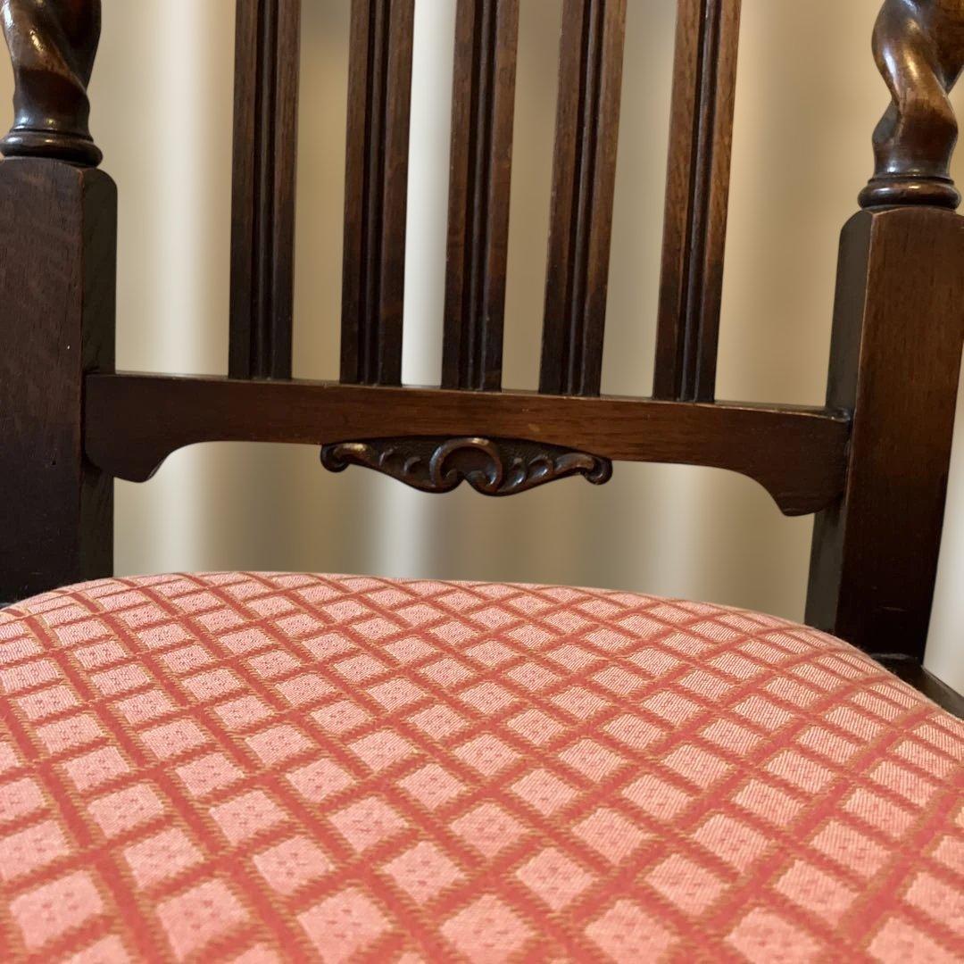 英国　アンティーク　木製椅子 ツイストレッグ　ダイヤモンドパターン ピンク