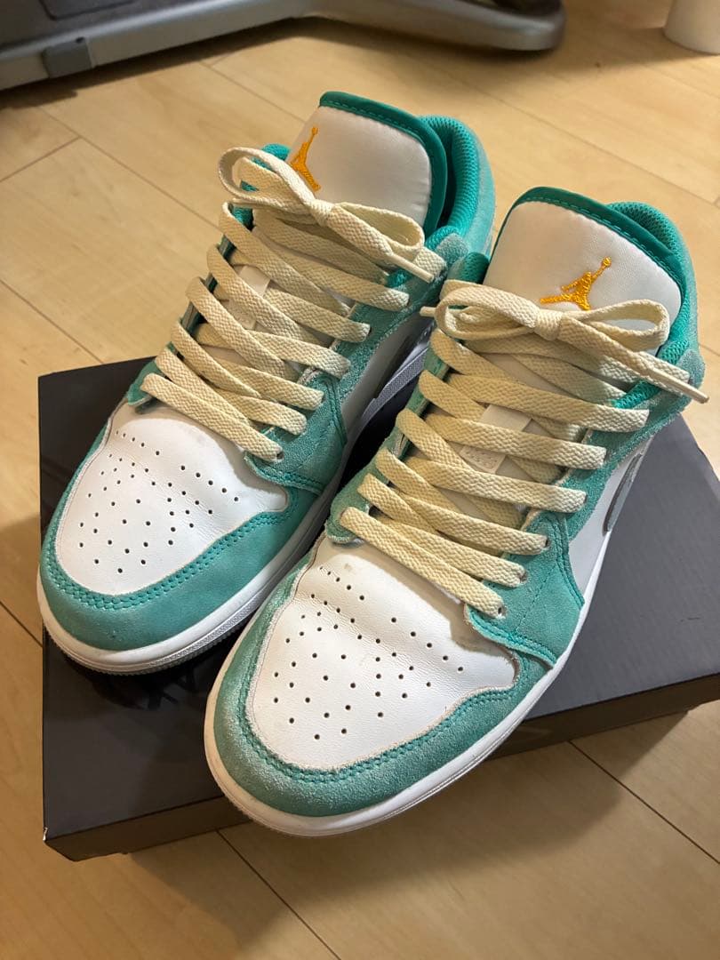 ナイキ　エアジョーダン1 low ニューエメラルド