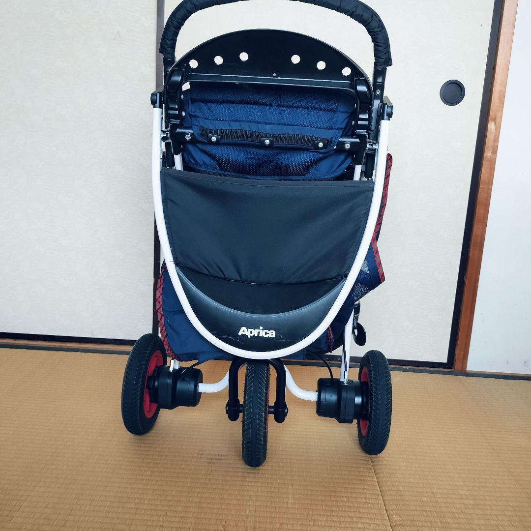 【familiar×アップリカ】スムーヴ　プレミアムスムーヴ　ベビーカー　三輪