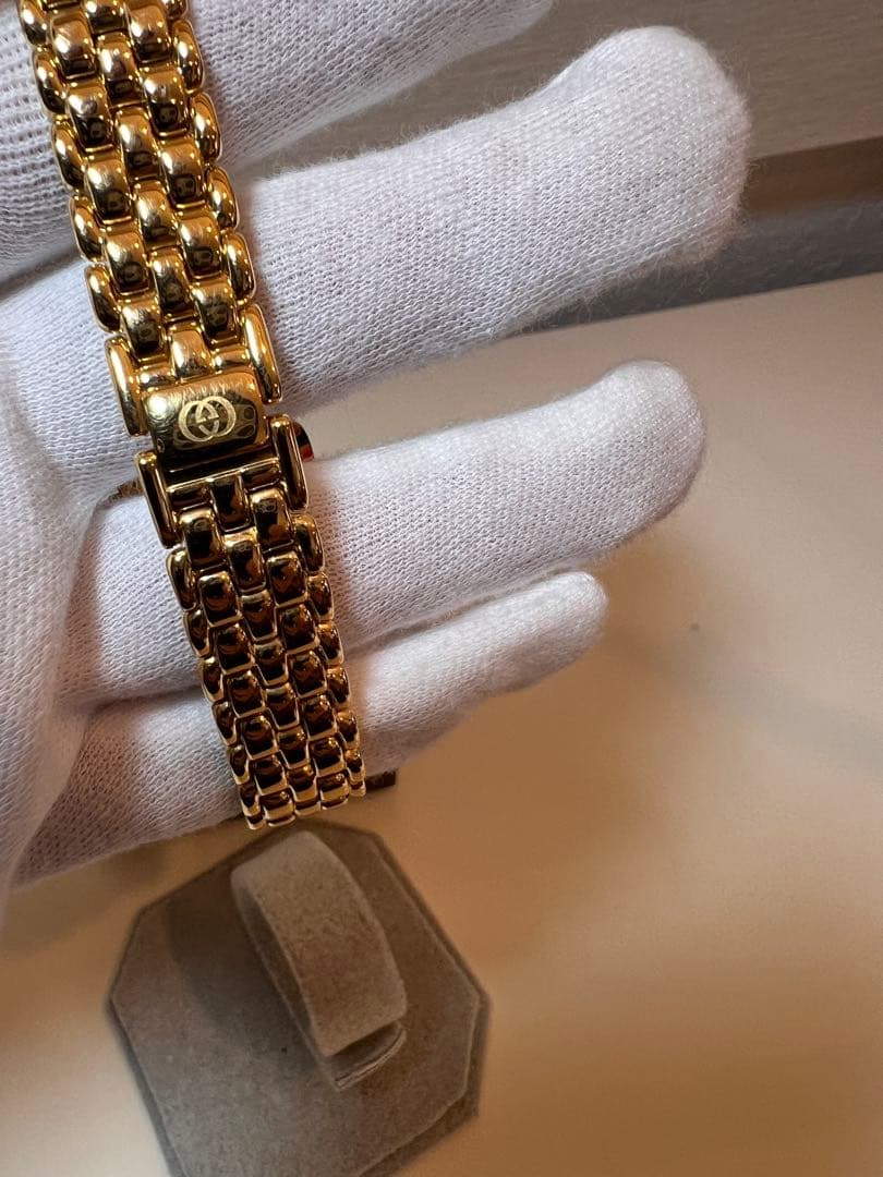GUCCI ゴールド アナログ腕時計