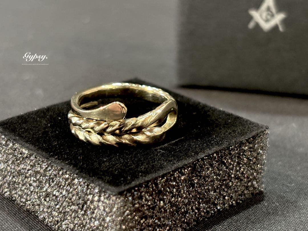 Lo. bangle × ring