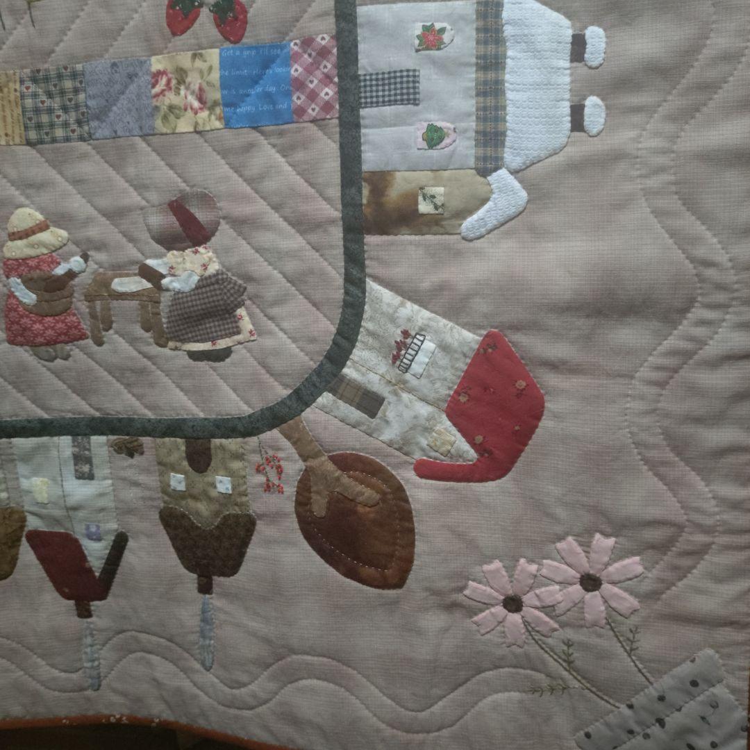 ハンドメイド　パッチワークタペストリー