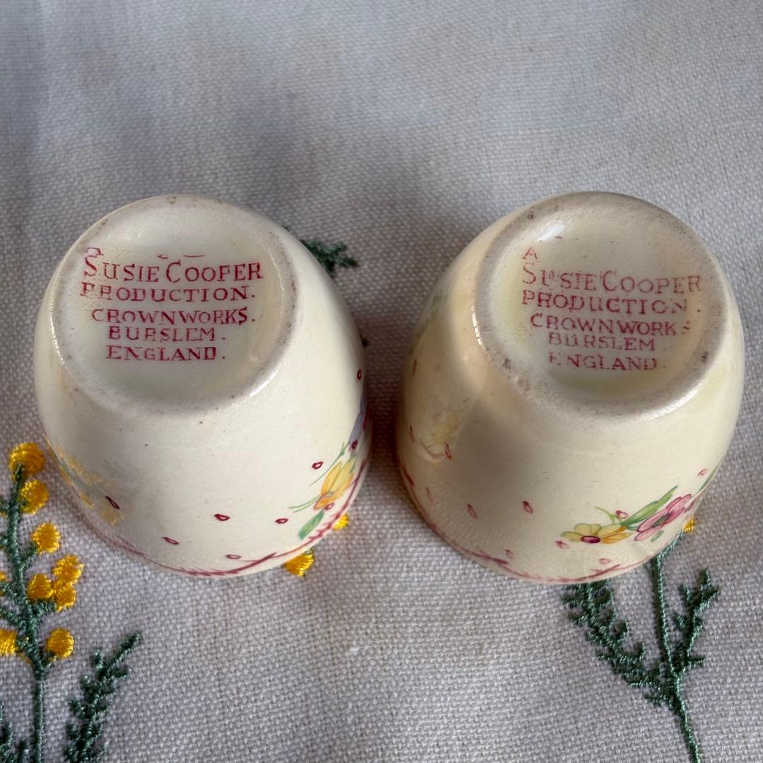 032 スージークーパー　プランタン小花　エッグカップ　2個セット　レッド　赤