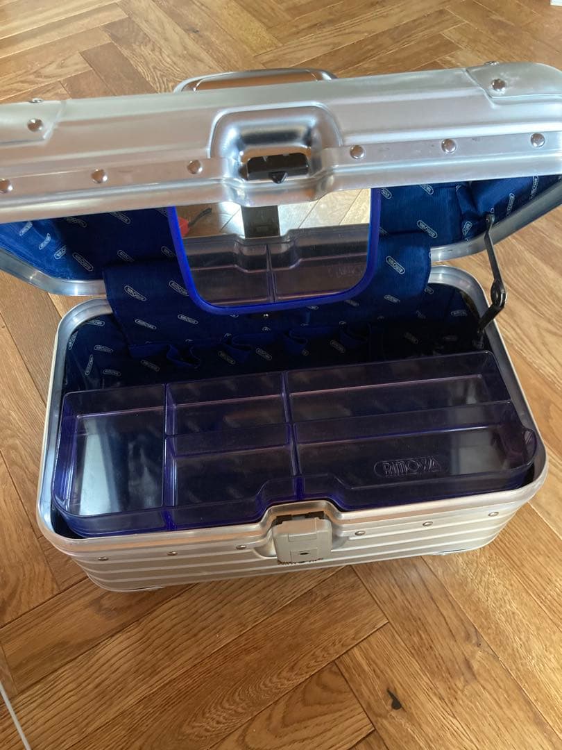 RIMOWA ビューティーケース　リモワビューティーケース　トパーズ